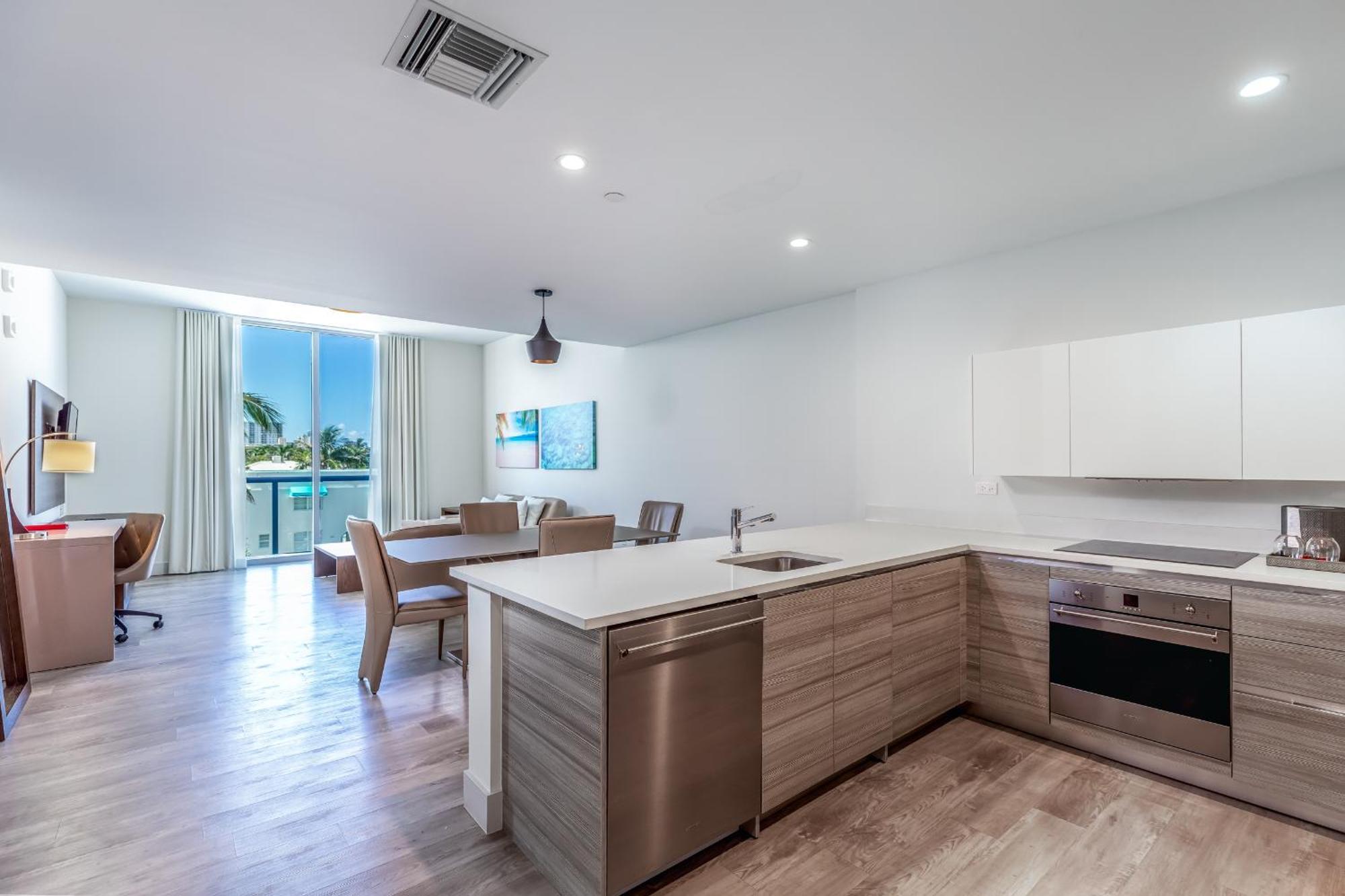 Stylish Private Beach Condo In Hollywood Fl, 3Min Walk To Hollywood Beach Exterior photo